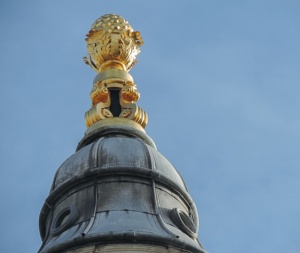 Gold Pineapple St Paul's Cathedral London dun.can image