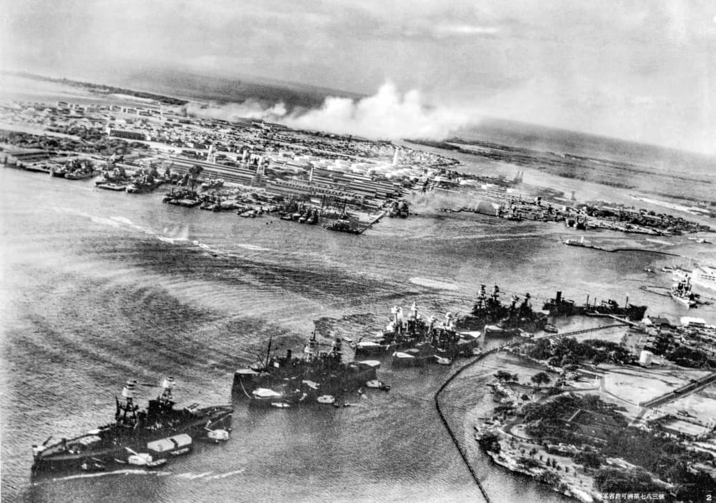 Battleship row torpedosatbeginningofPearlHarborattack