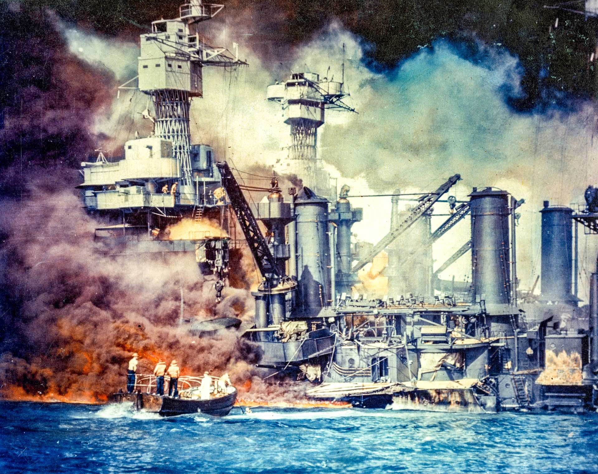 USS_West_Virginia;Burning with rescue boats Pearl Harbor 1941 US Navy photo wikimedia USS_West_Virginia Burning with rescue boats Pearl Harbor