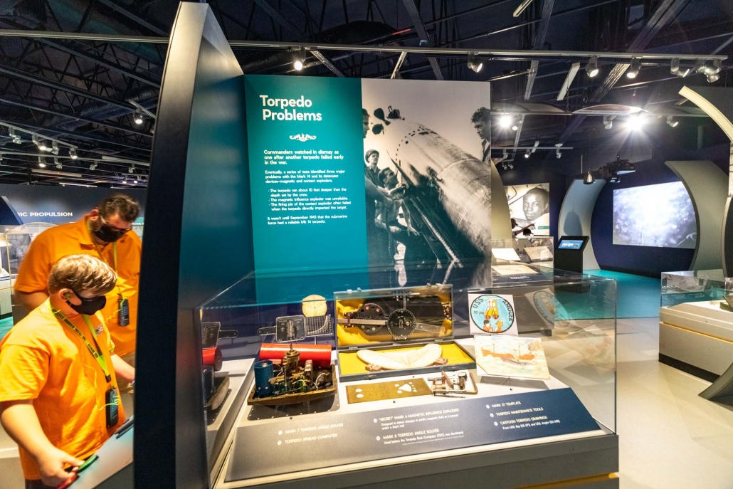 Pacific Fleet Submarine Museum Torpedo info and Family Pearl Harbor Oahu