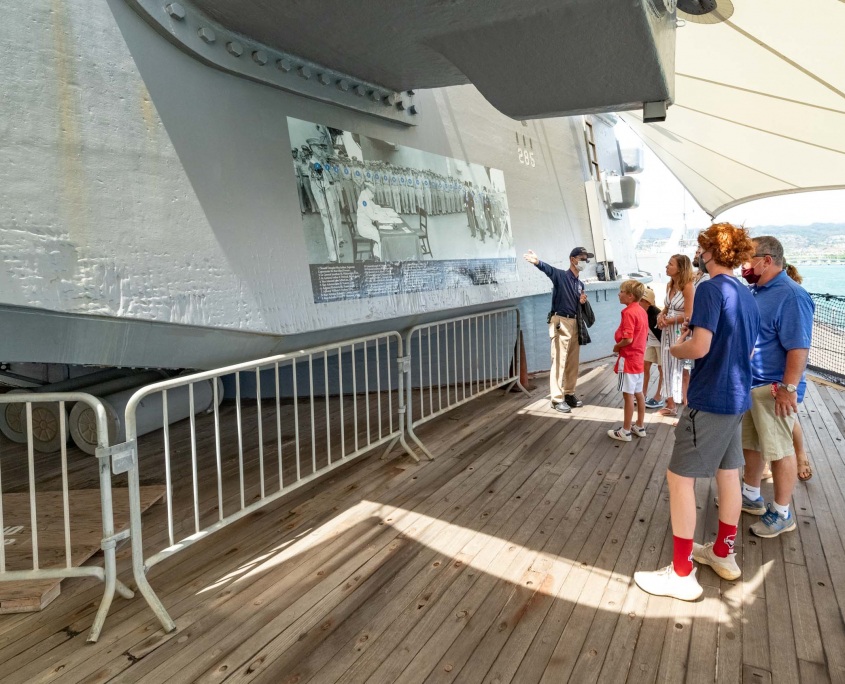 USS Missouri Battleship Deck Volunteer Pearl Harbor Oahu
