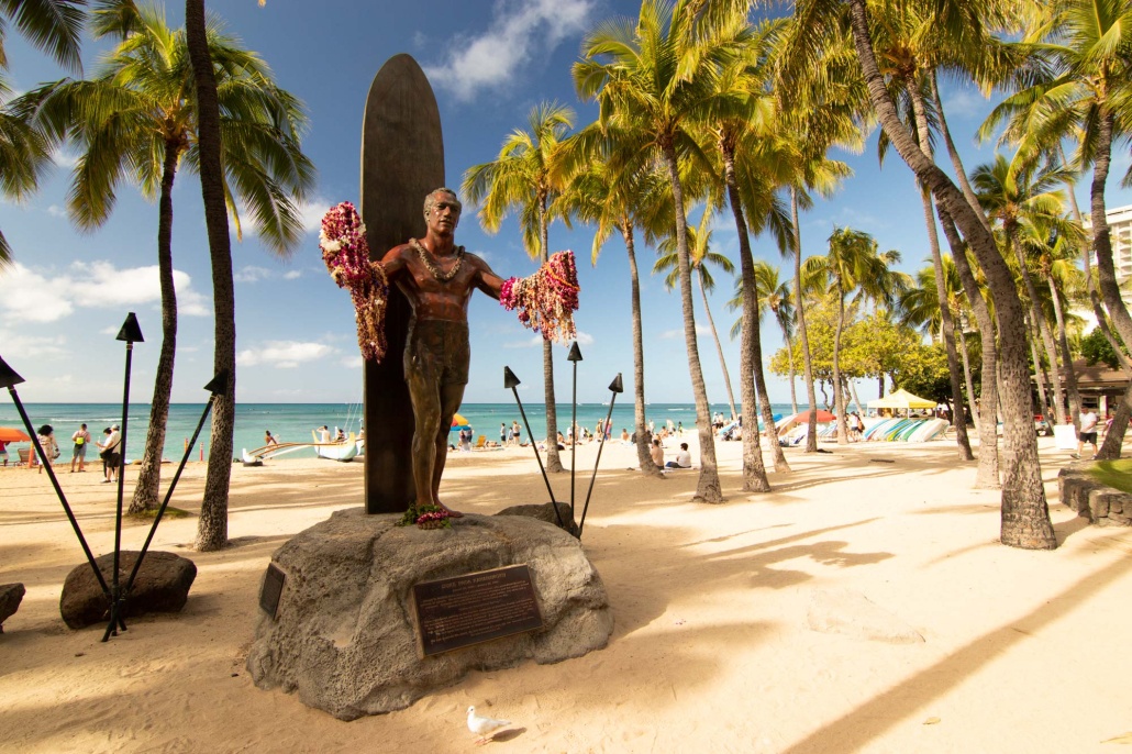 duke kahanamoku statue on waikiki beach oahu hawaii