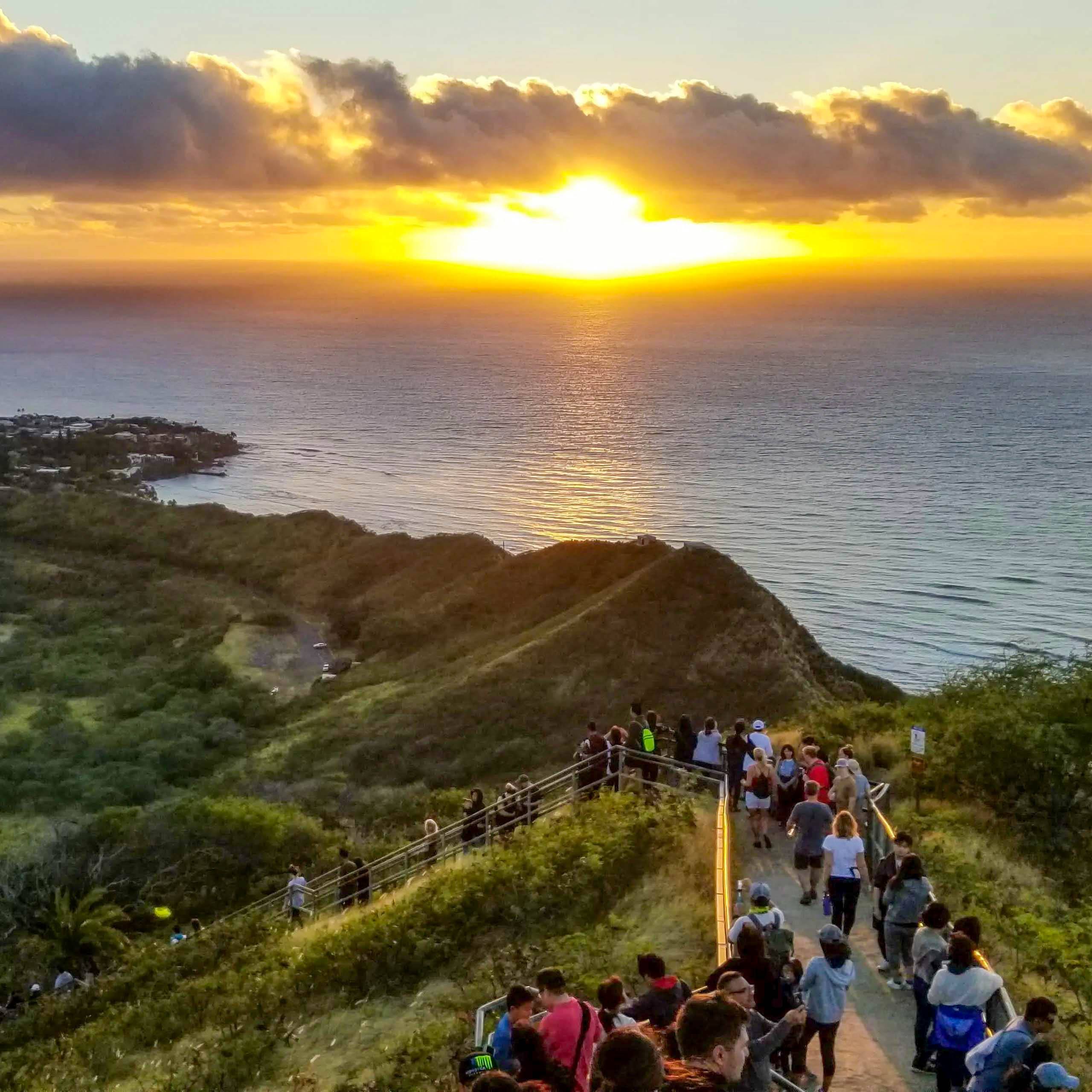 Diamond Head Crater Shuttle & Self-Guided Hike