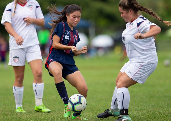 gen culture oahu airport shuttle to gen culture activities slider football player