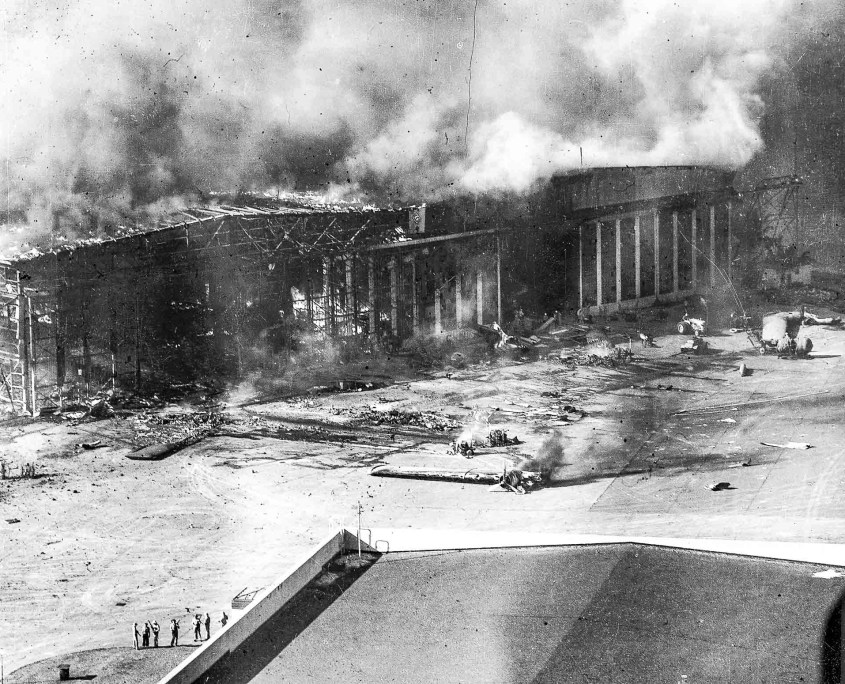 PLanes_burning-Ford_Island Seaplane base-Pearl_Harbor dec7 1941 US Navy photo wikimedia